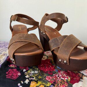 NWT - Mila Paoli Brown Heel Sz